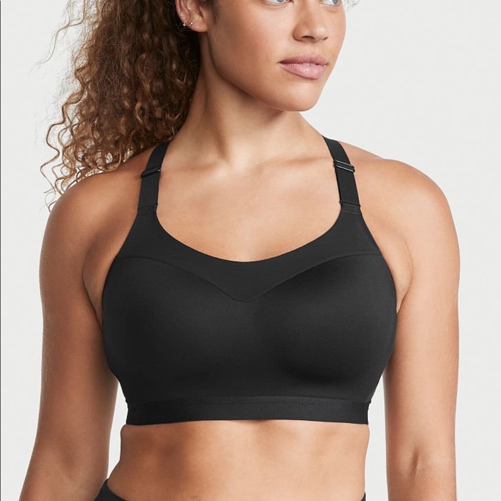 Victoria Secret sports bra mazimum support size 36DDD NWT